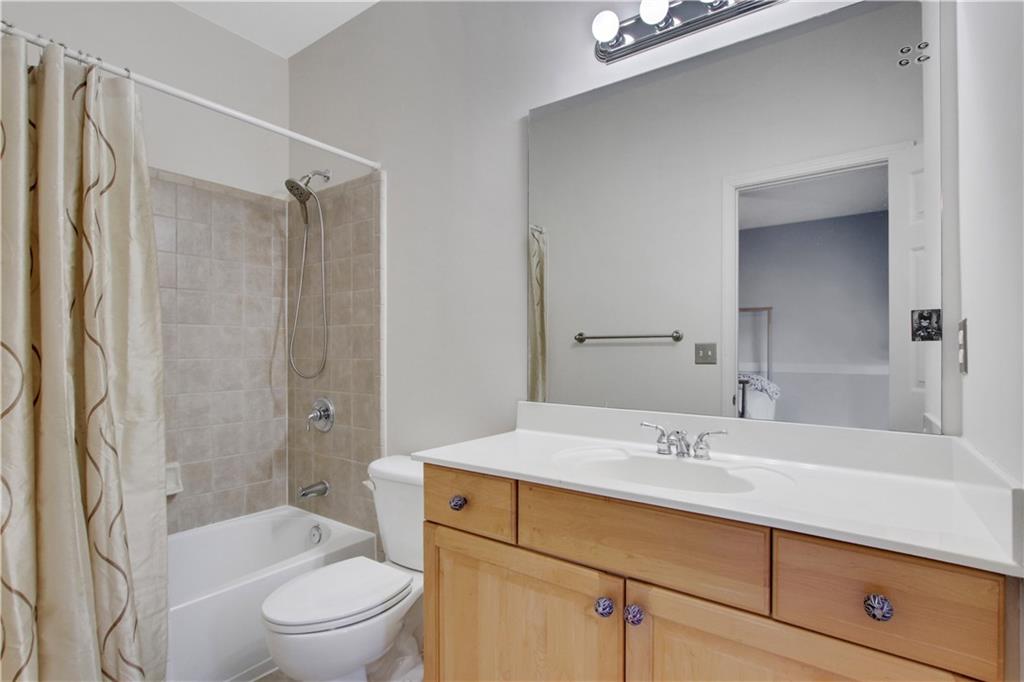 Woodbridge at Hamilton Lake - Residential