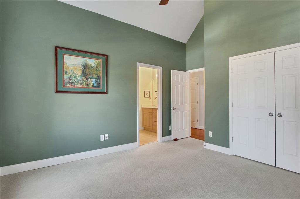 Woodbridge at Hamilton Lake - Residential