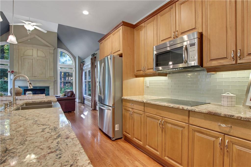 Woodbridge at Hamilton Lake - Residential