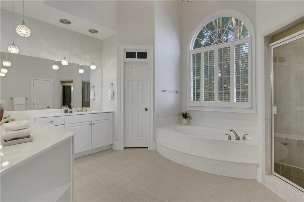 Woodbridge at Hamilton Lake - Residential