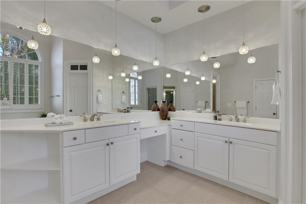 Woodbridge at Hamilton Lake - Residential