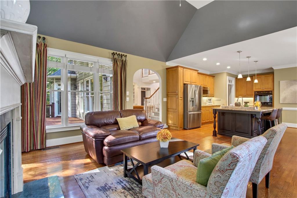 Woodbridge at Hamilton Lake - Residential