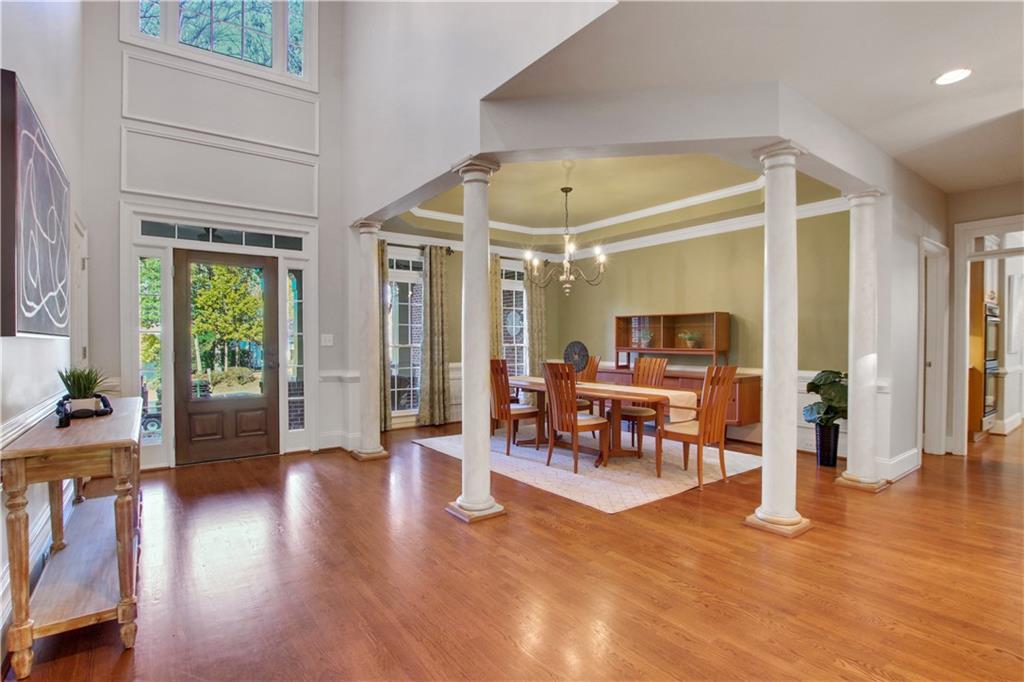 926 Kinghorn Drive NW