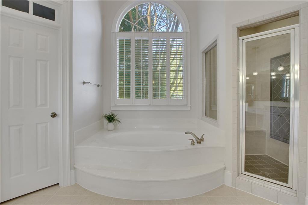 Woodbridge at Hamilton Lake - Residential