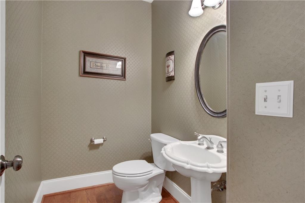 Woodbridge at Hamilton Lake - Residential