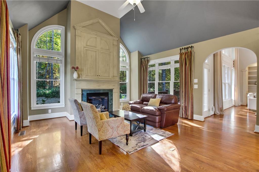 Woodbridge at Hamilton Lake - Residential