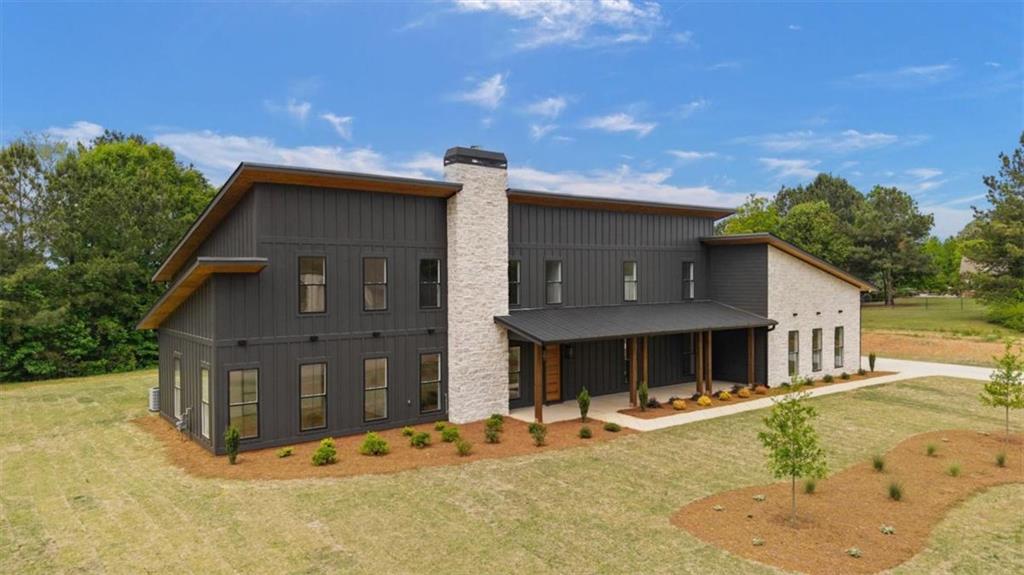 112 Summit Lane