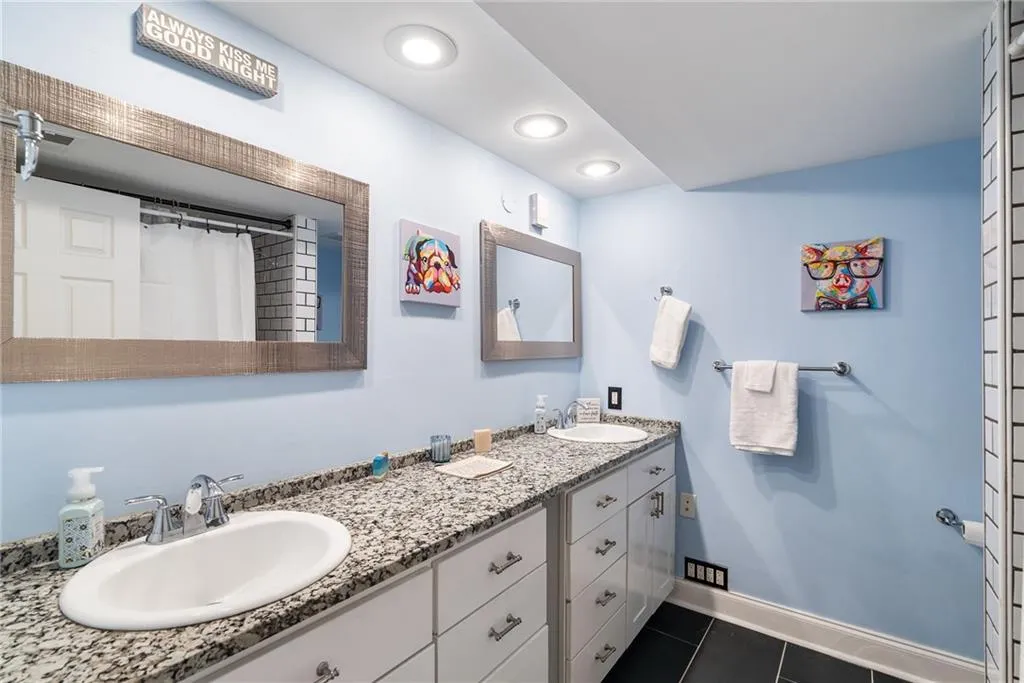 Sandy Springs, Georgia 30328, United States, 3 Bedrooms Bedrooms, ,2 BathroomsBathrooms,Residential,Active,4960