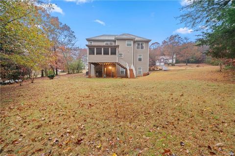 A home in Adairsville