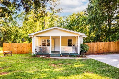 Homes For Sale - 521 Green Street<br/> Monroe, GA 30655
