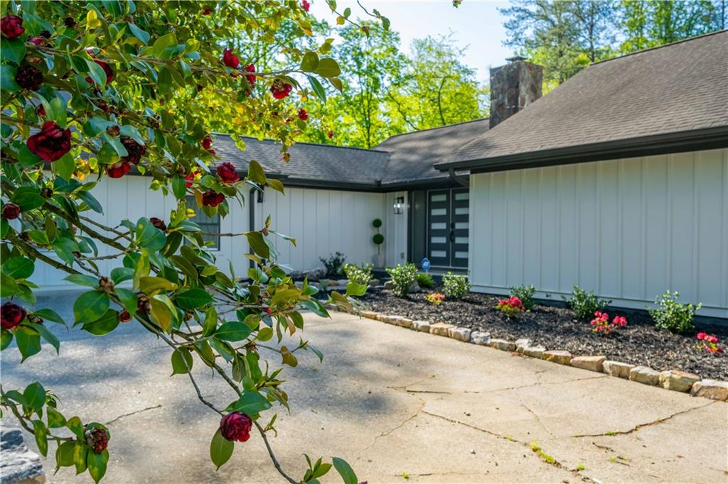 295 Hollyberry Drive, Roswell, Georgia image 2