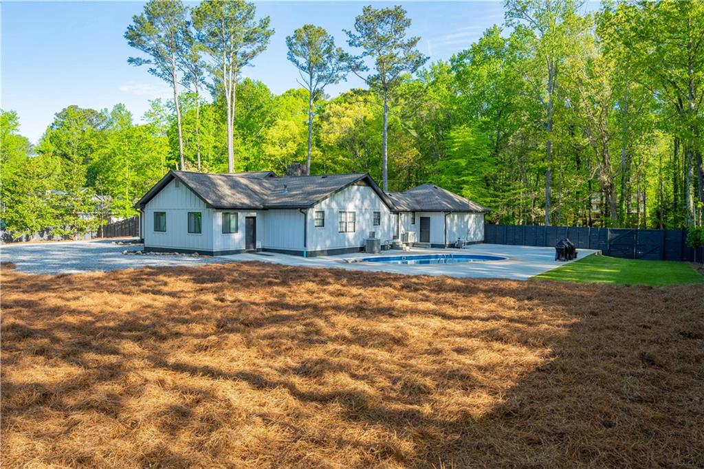 295 Hollyberry Drive, Roswell, Georgia image 22