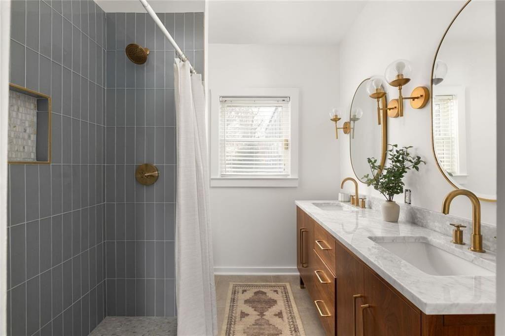 675 Greenwood Avenue NE 109