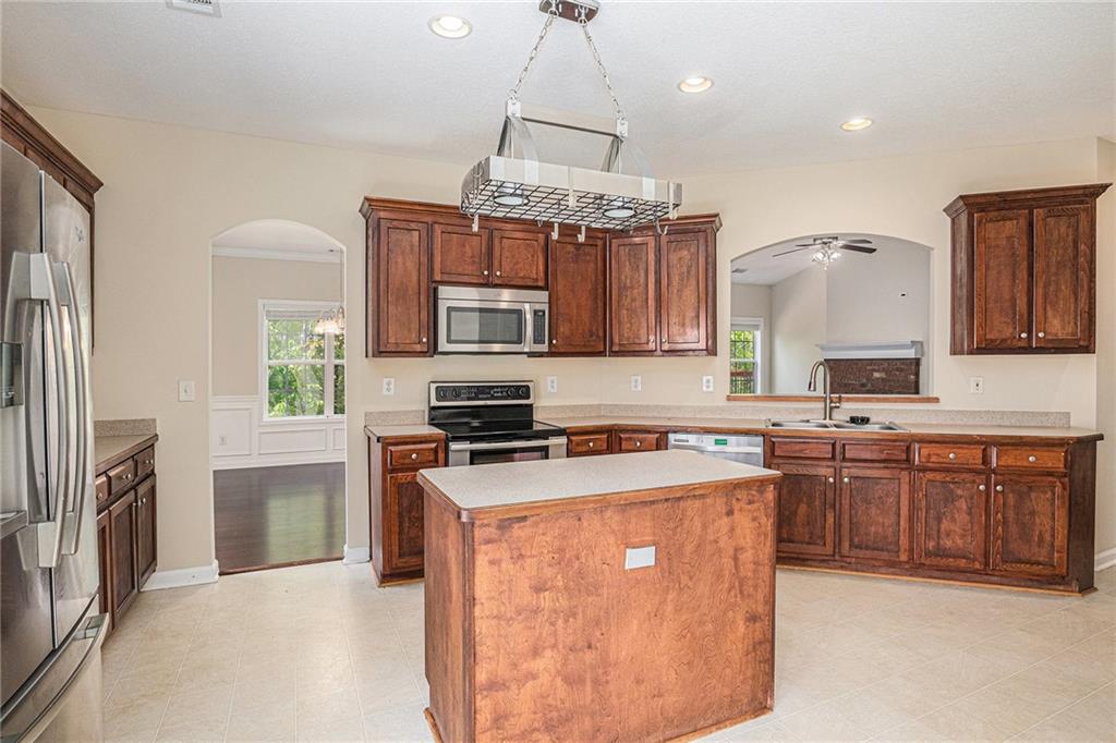 814 Coosawilla Way, Winder, Georgia image 4