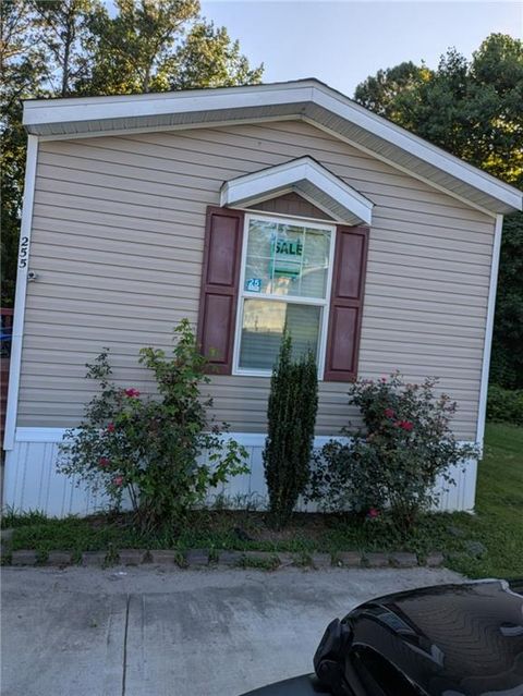 Homes For Sale - 255 Greenview Circle Cir<br/> Fayetteville, GA 30214