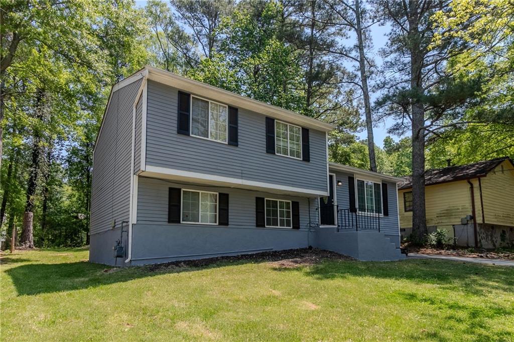2092 Countydown Lane, Stone Mountain, Georgia image 2