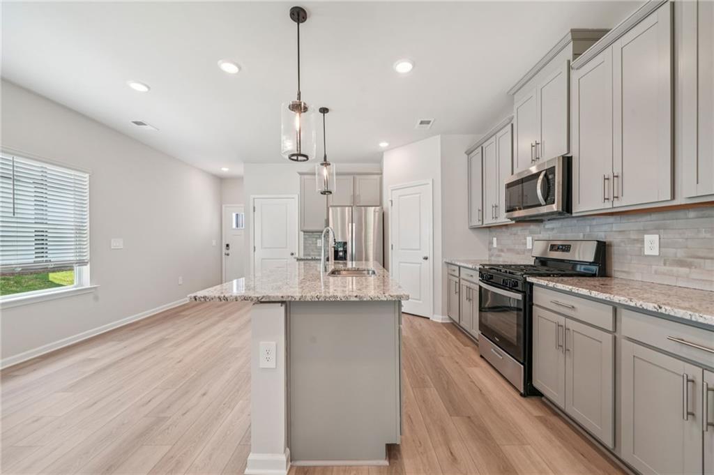 2121 Avalon Ridge