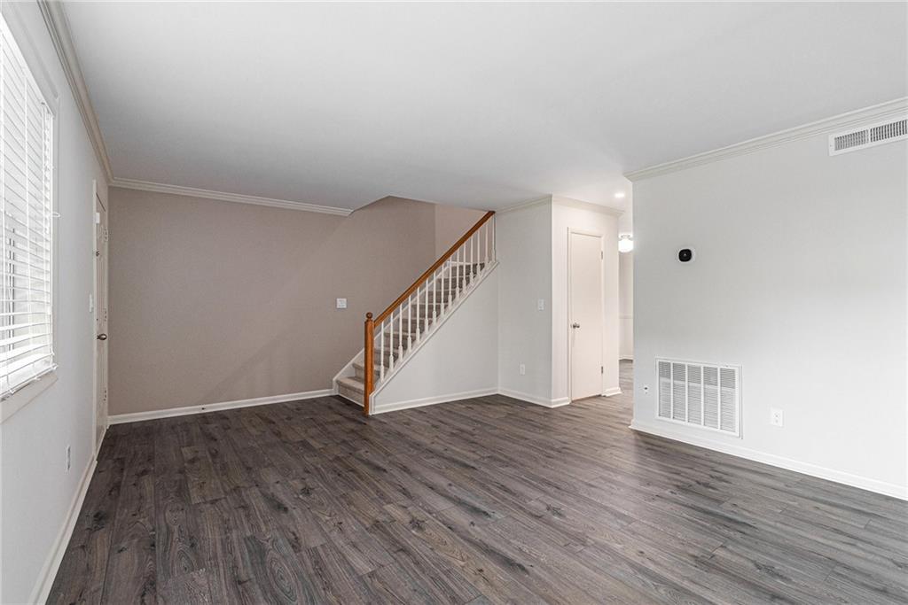 6900 Roswell Road F6