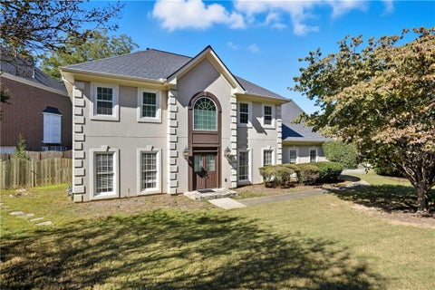 Homes For Sale - 400 Gatehouse Court<br/> Alpharetta, GA 30009