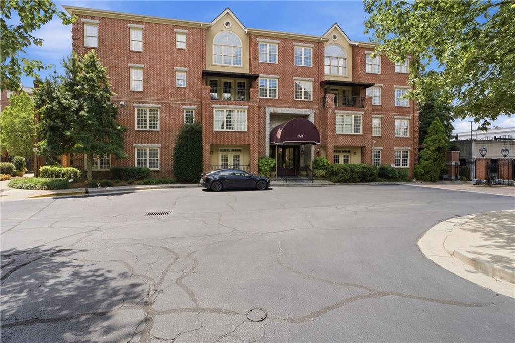 1735 Peachtree Street NE 304