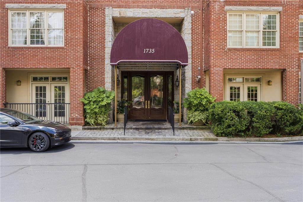 1735 Peachtree Street NE 304