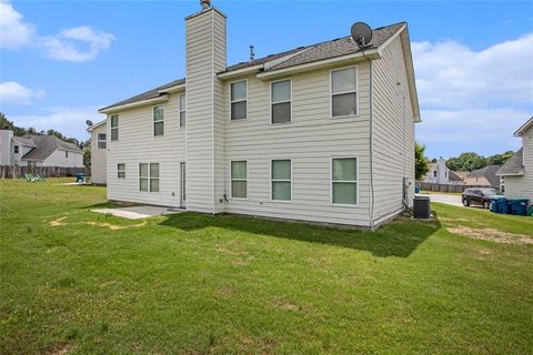 A home in Fairburn