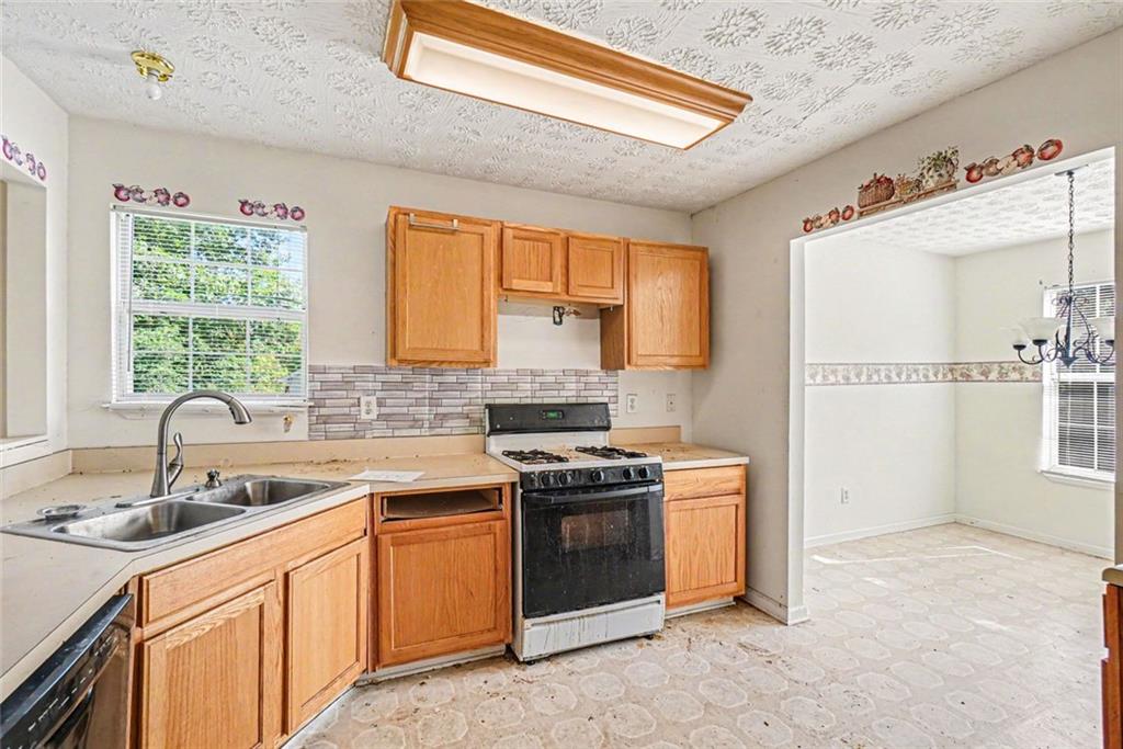7115 Hillcrest Chase Drive SW