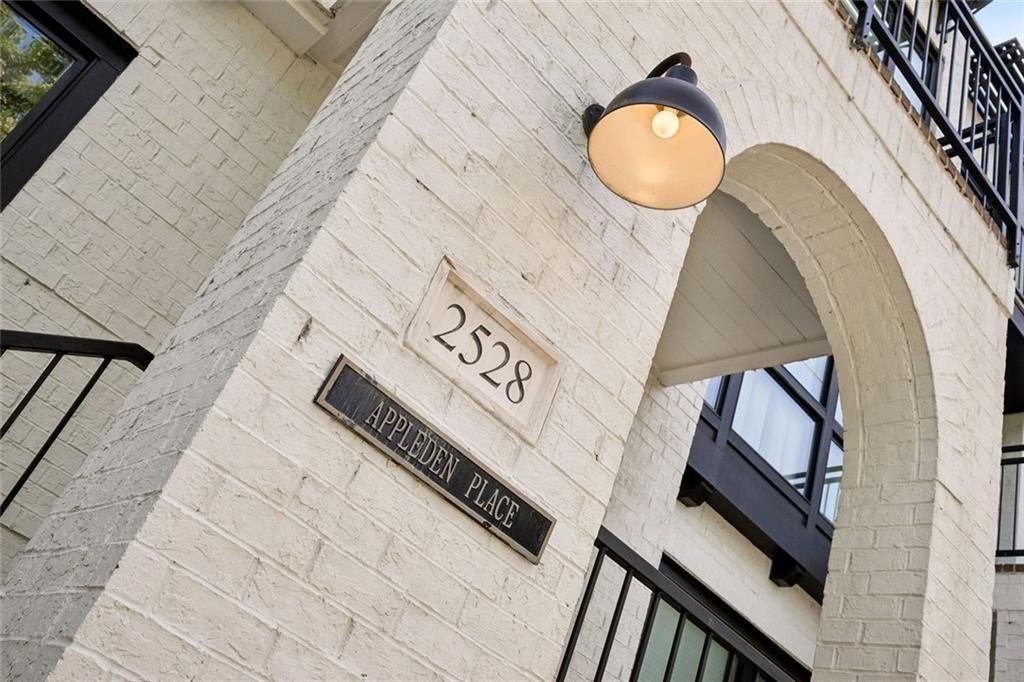 2528 Appleden Place