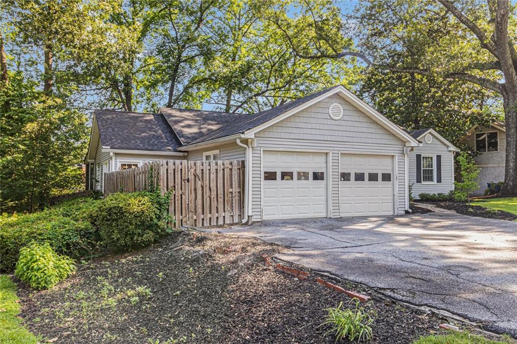 2701 Log Cabin Drive SE