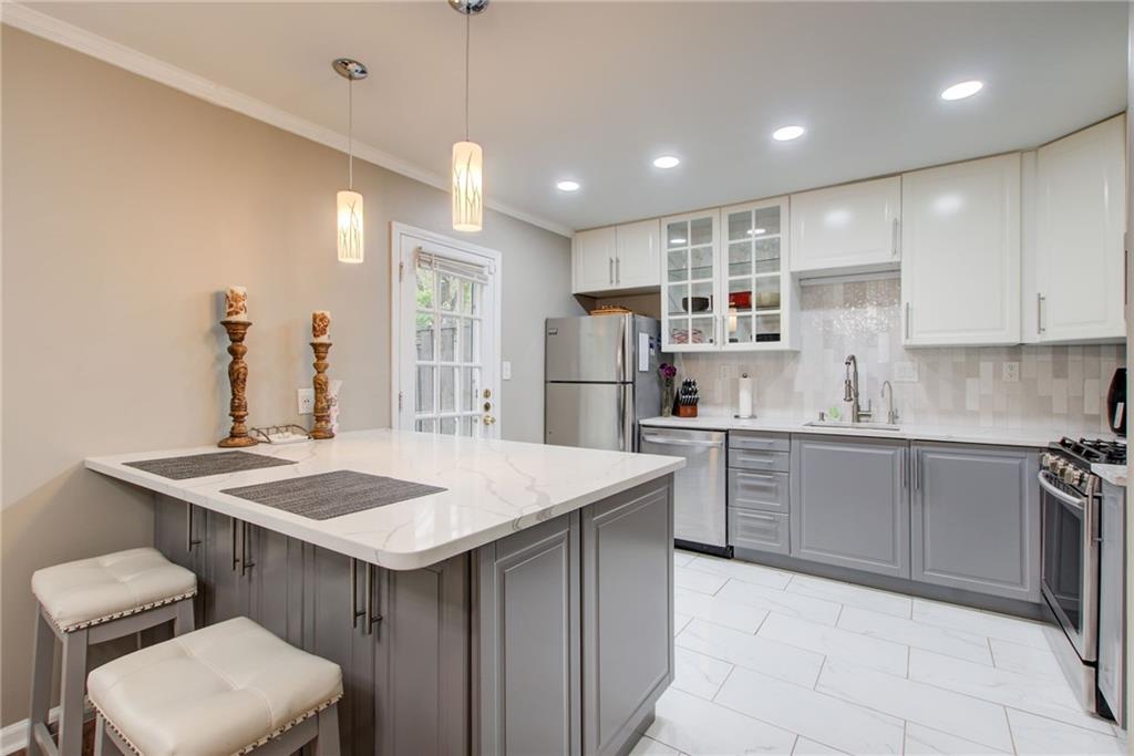 10 Market Square Place NW