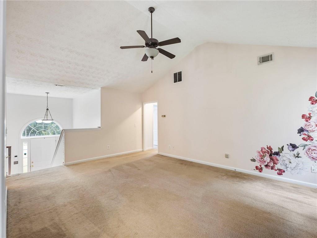 212 Cobblestone Lane