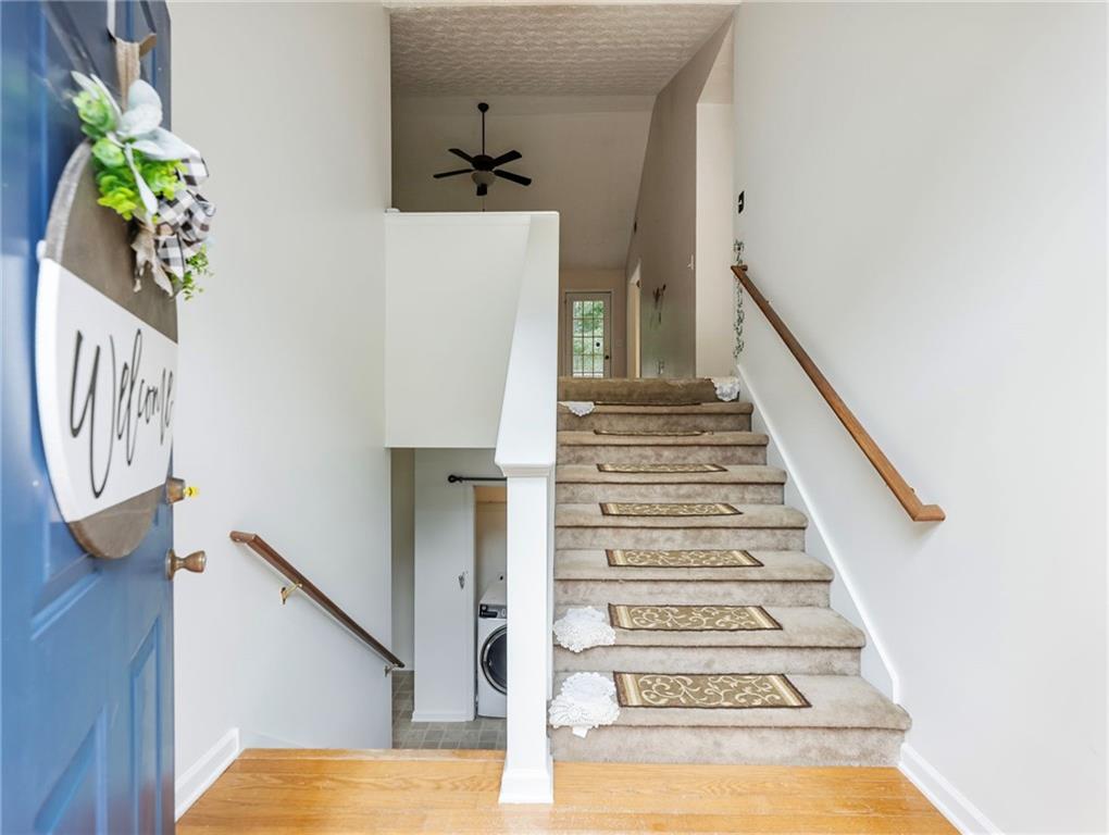 212 Cobblestone Lane