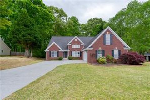 A home in Dacula