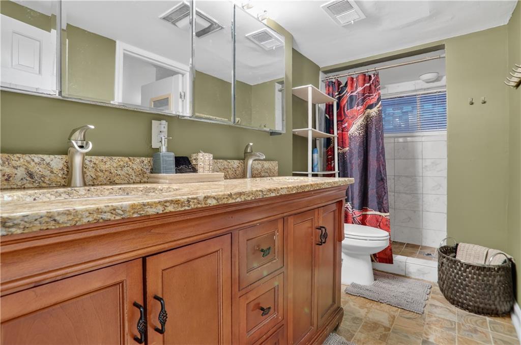 843 NE Artwood Road NE 843