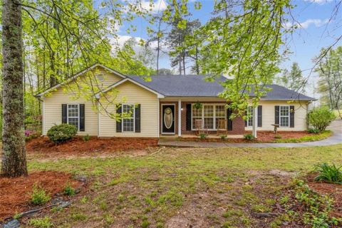 A home in Dacula