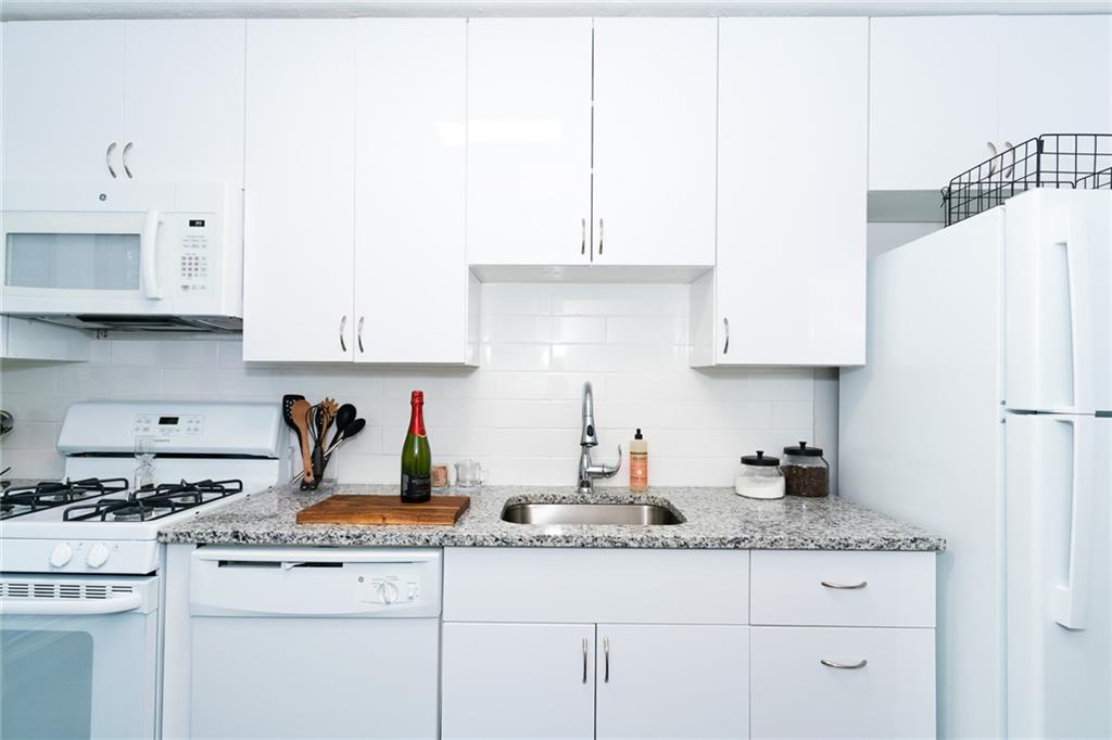 921 Myrtle Street MYRT-110