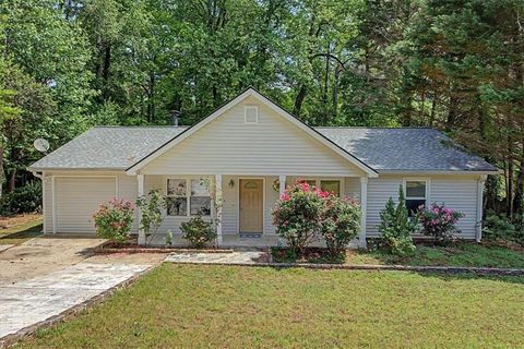Homes For Sale - 3958 Centennial Trail<br/> Duluth, GA 30096