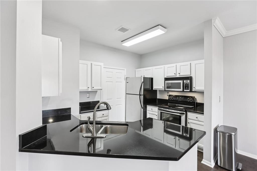 5641 Roswell Road 201