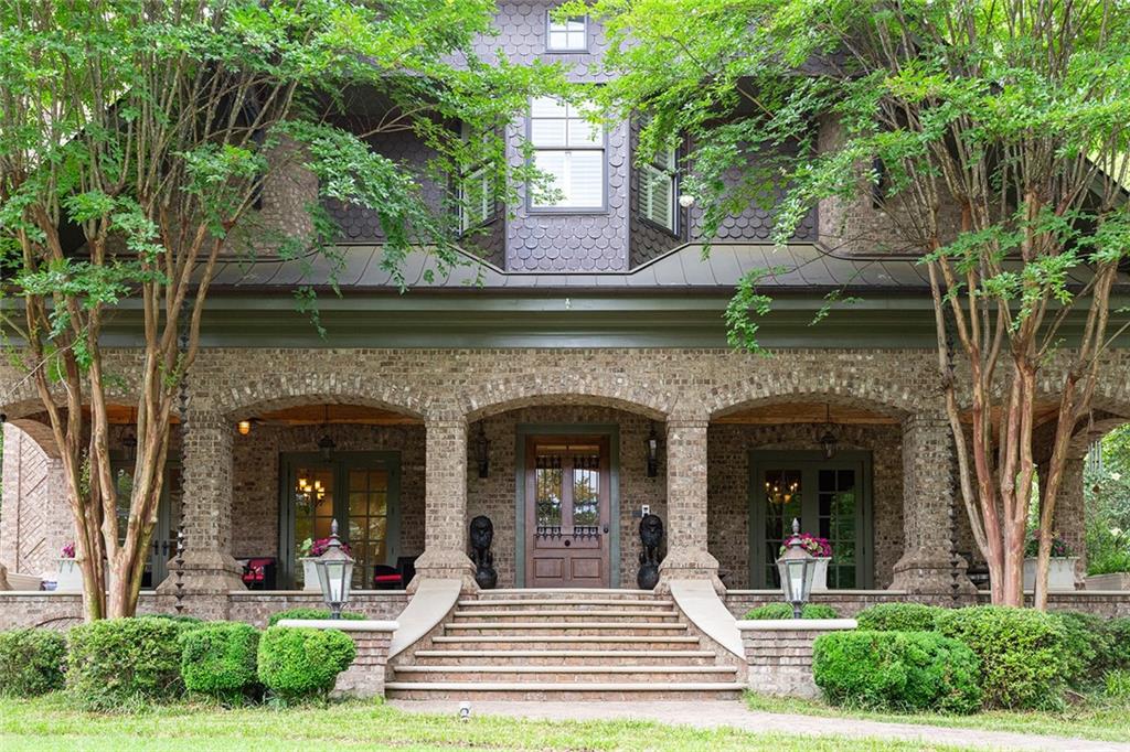 1640 Nottingham Way NE