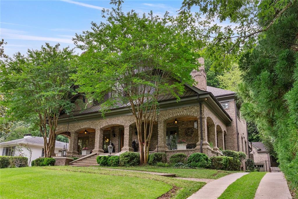 1640 Nottingham Way NE