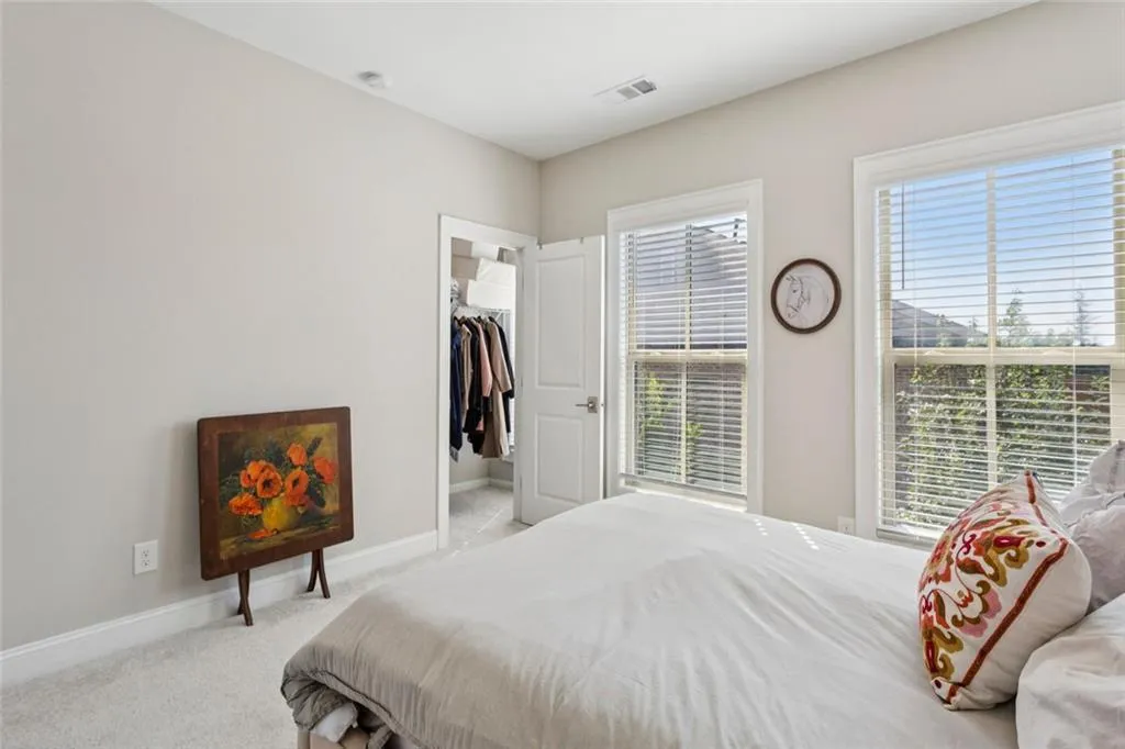 Sandy Springs, Georgia 30342, United States, 2 Bedrooms Bedrooms, ,3 BathroomsBathrooms,Residential,Active,212437