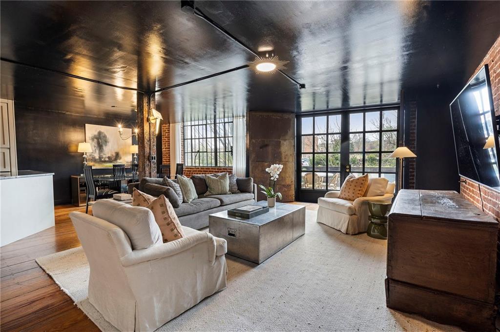 190 Walker Street SW 205