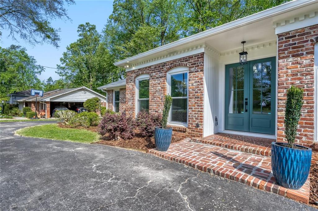 2812 Galahad Drive NE