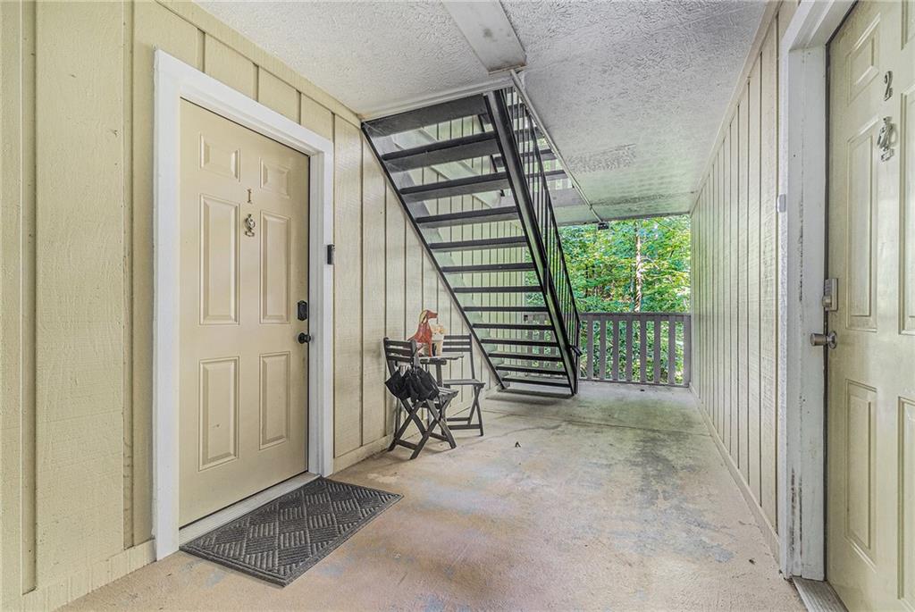 5149 Roswell Road 1
