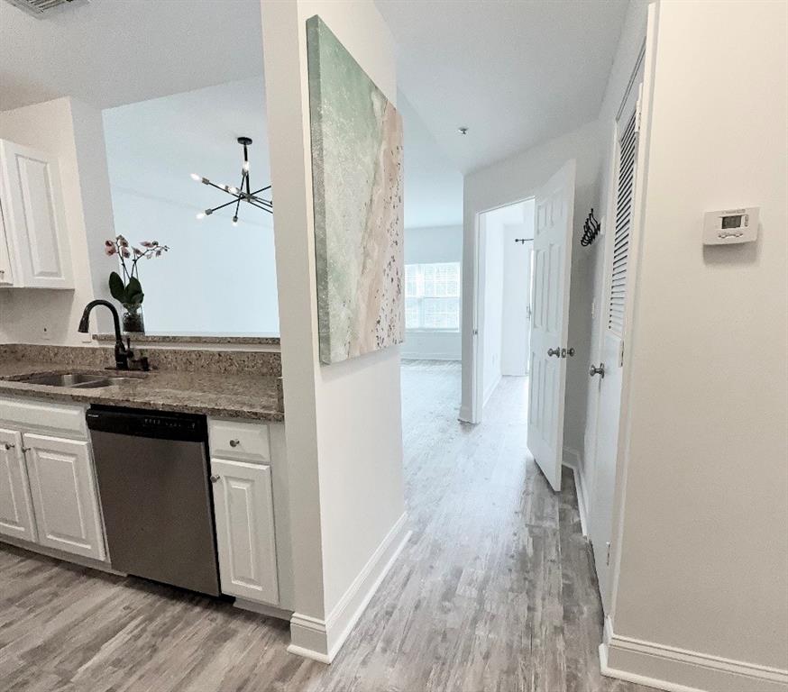 1074 Peachtree Walk NE B322