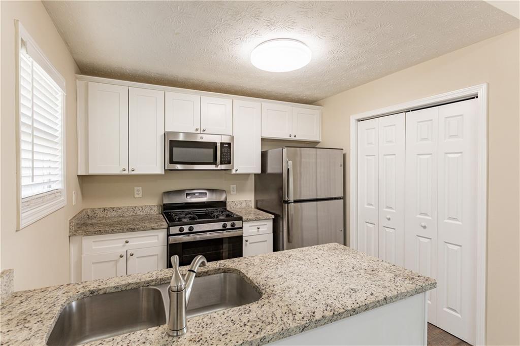 1059 Buckboard Court, Douglasville, Georgia image 4