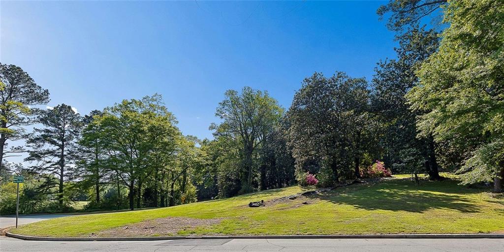 549 Broadland Road NW