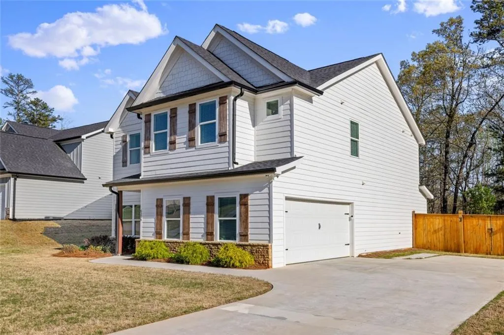 Lula, Georgia 30554, United States, 4 Bedrooms Bedrooms, ,3 BathroomsBathrooms,Residential,Pending,106747