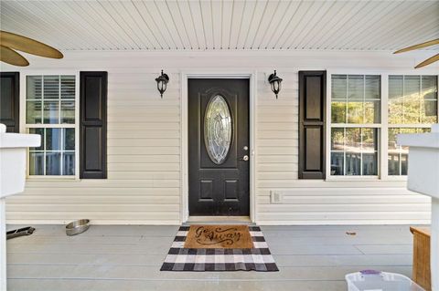 A home in Dawsonville