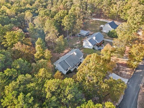 A home in Dawsonville